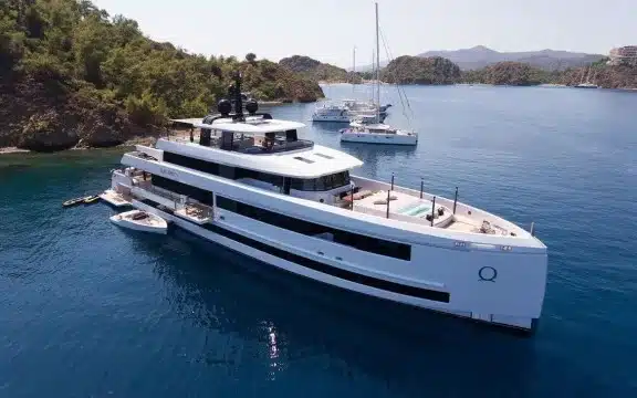 Corsica luxury yacht, Aquarius