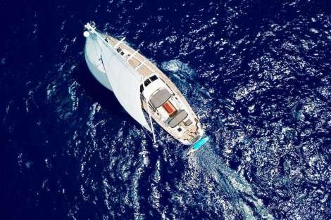 Review img # 40 of the yacht ELVIS MAGIC