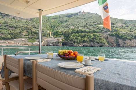 Review img # 6 of the yacht FOREVER ROSANNA
