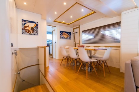 Review img # 8 of the yacht RIVIERA