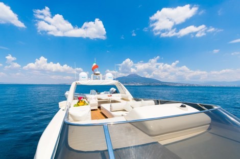 Review img # 31 of the yacht RIVIERA