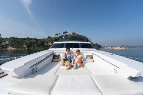 Review img # 2 of the yacht Sandi IV
